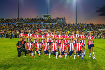 Jugó Carlos Peña Ortiz Clásico de Clásicos en Polideportivo con más de 8 Mil asistentes 