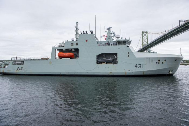 Ingresa buque de guerra canadiense a Cuba