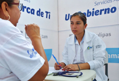 Con una brigada de servicios gratuitos concluye DIF mes del adulto mayor