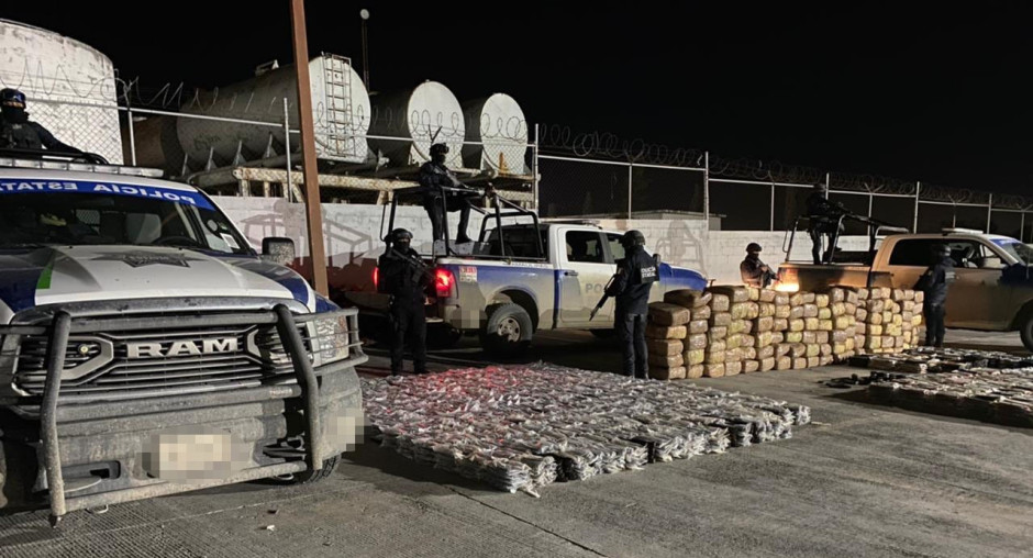 Autoridades estatales aseguran cargamento de droga y armas en Miguel Alemán