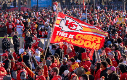 Un muerto y 9 heridos tras tiroteo en Kansas City durante desfile del Super Bowl 