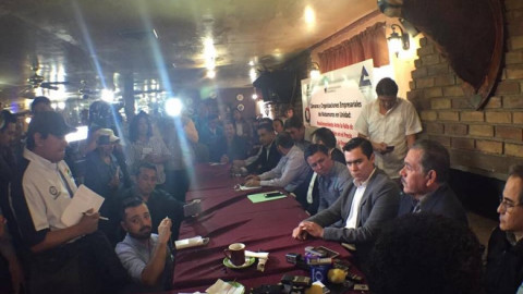 Gasolineros y empresarios se unen contra el gasolinazo 