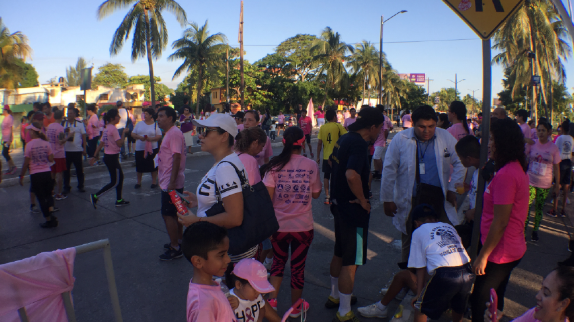 Corren contra el cáncer de mama