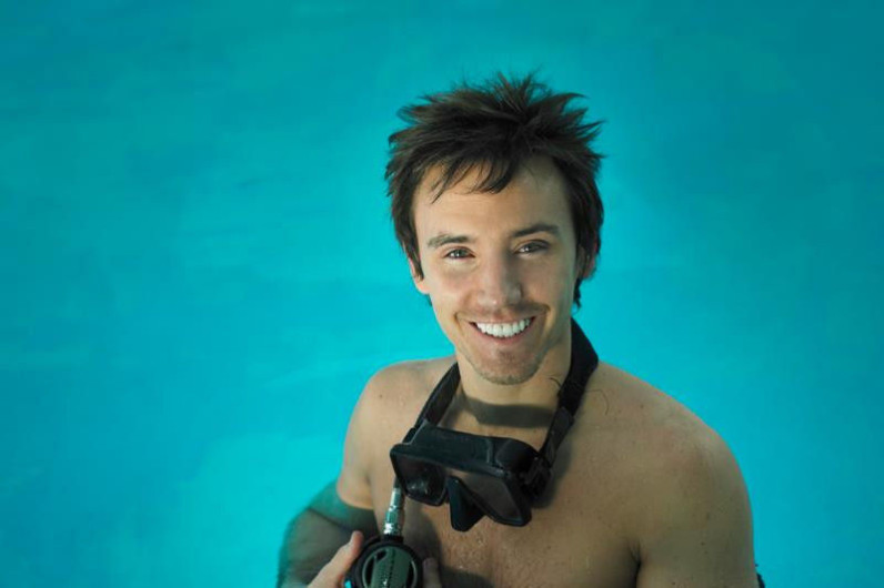 Desaparece cineasta en aguas de Florida, mientras filmaba documental 