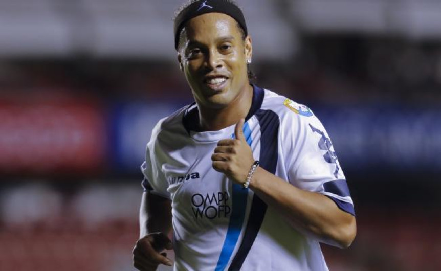 Posponen partido de despedida de Ronaldinho en México