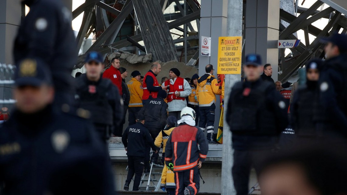 Al menos siete muertos y decenas de heridos en un choque de trenes en Turquía