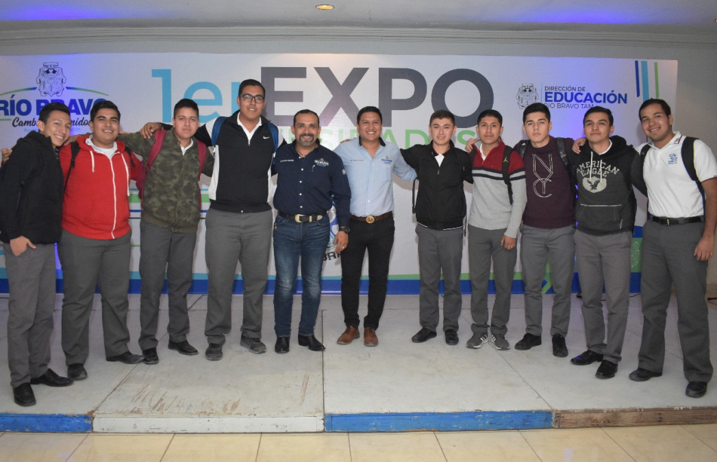 Asisten más de mil jóvenes a Expo Universidades en Río Bravo.