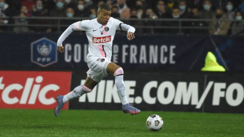 Mbappé clava hat-trick en su primer partido del 2022