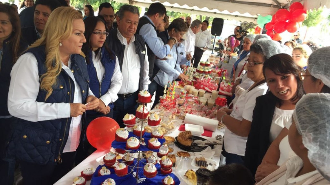 Incentivan el desarrollo de la mujer con enseñanza de oficios