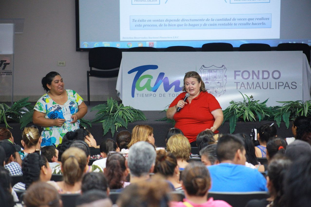 Gobierno del estado entregó 9.7 mdp en créditos a emprendedores