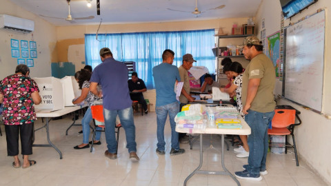 Retrasos y cambios de domicilio en casillas marcan el inicio de la elección judicial en el Distrito 02