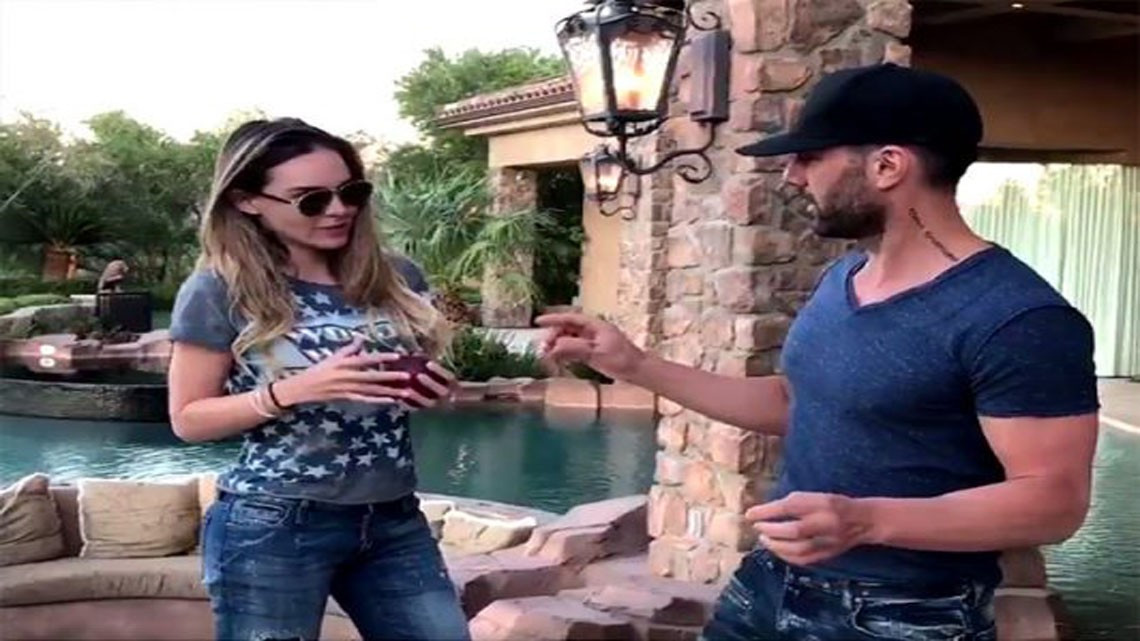 Belinda y Criss Angel ya no esconden su amor