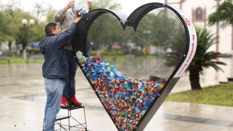 Para apoyar en la lucha contra el cáncer, DIF Tamaulipas instala contenedores de PET