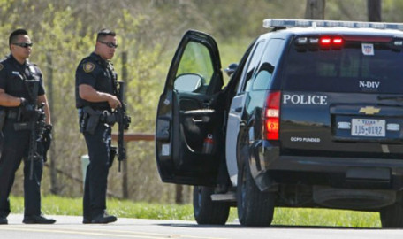 Mujer muere al salir expulsada de un carro