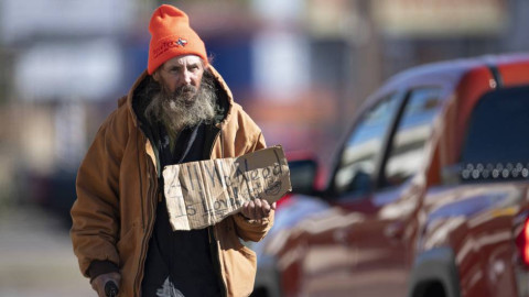 Ciudad de Austin considera comprar el Microtel Inn para convertirlo en un refugio temporal