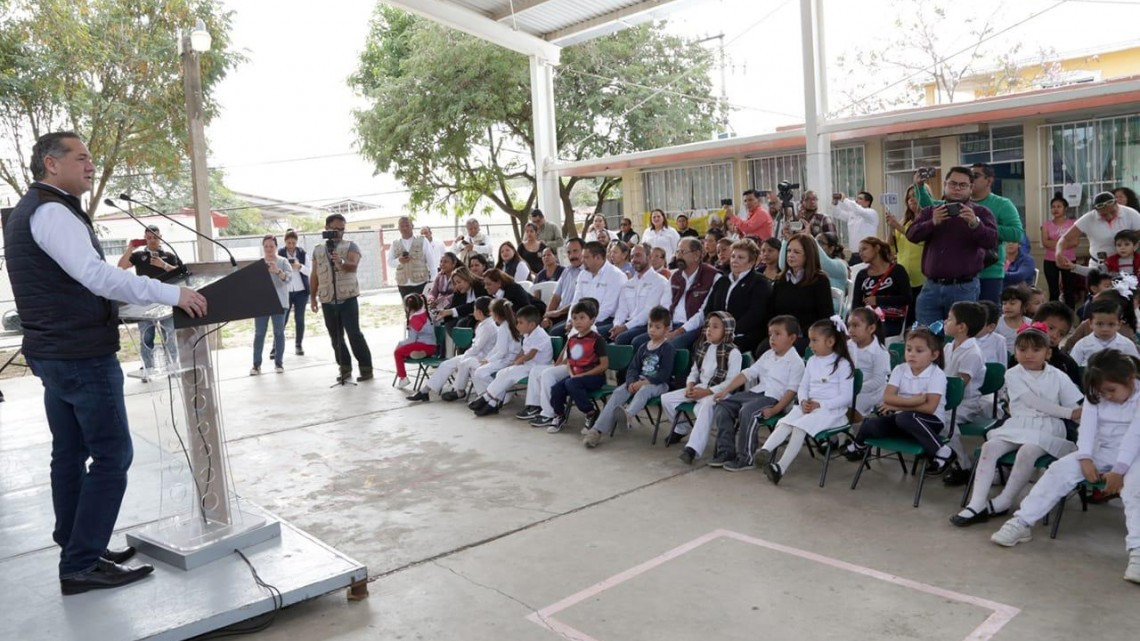 Entrega Oseguera más obras para Educación