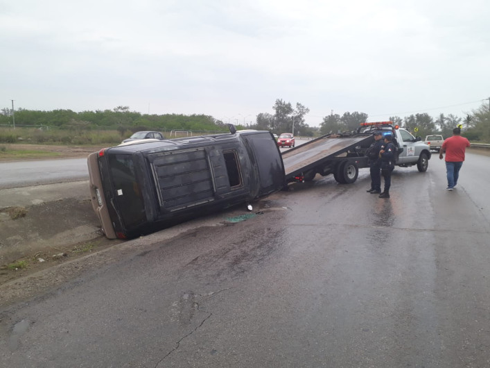 Otra volcadura en el Corredor Urbano