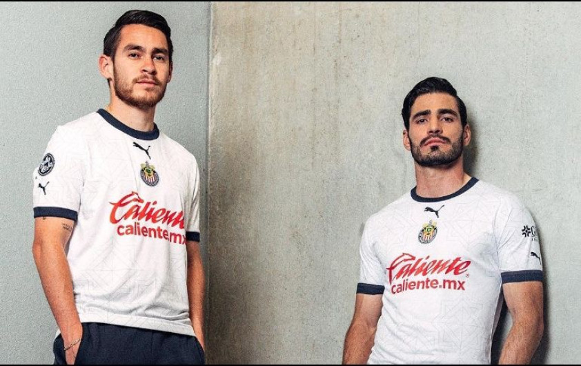 Chivas presenta el nuevo jersey de visitante