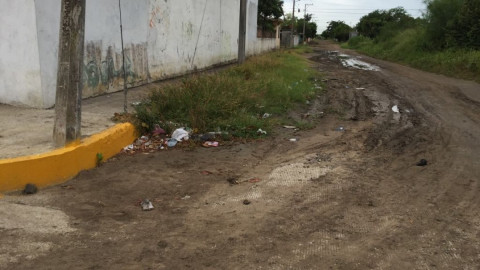 Piden solución a inundación de Escuela en cada temporada de lluvias