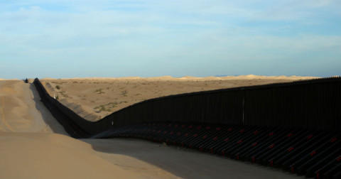 Publica calendario EU para construcción muro en la frontera con México