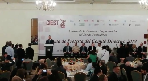 Gobernador toma protesta al nuevo comité directo del CIEST