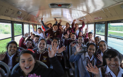 Apoya municipio a 4 mil alumnos con transporte diario gratuito