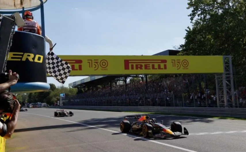 Verstappen gana el Gran Premio de Italia; Checo termina sexto