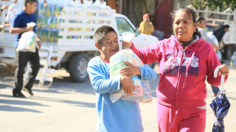 Entrega DIF Tamaulipas despensas y cobertores