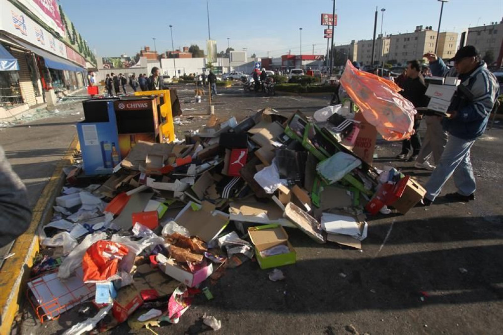 Eruviel Ávila se compromete con tiendas a prevenir y sancionar saqueos