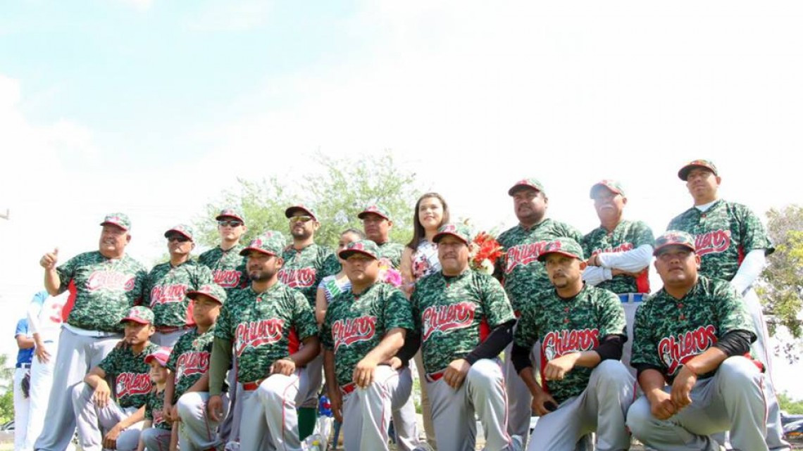 Amparán Cruz asiste y preside torneos de Beisbol