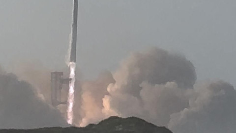 Starship despega con éxito, pero pierde control y se desintegra