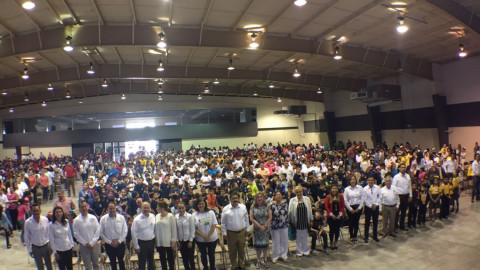 Chuchin refrenda su apoyo con los niños especiales de Matamoros