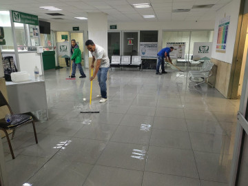 Lluvias inundan hospital del IMSS