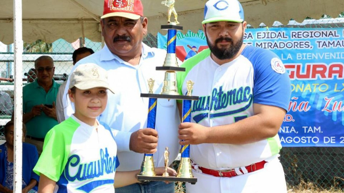 Amparán Cruz asiste y preside torneos de Beisbol