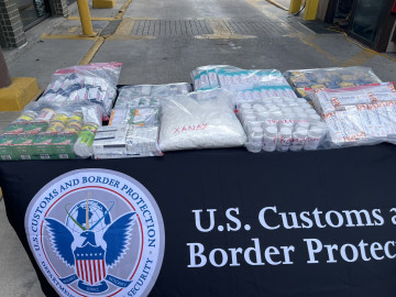 Autoridades alertan por aumento en decomisos de medicinas en puentes fronterizos