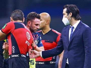 Miguel Layún le dedica un emotivo mensaje de despedida a Solari