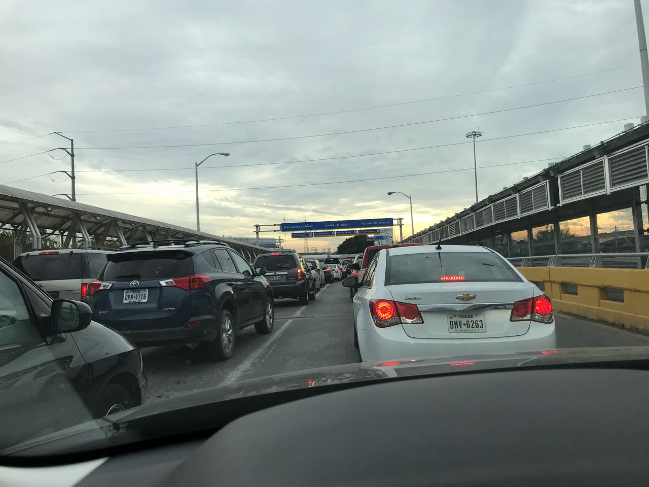 Osbtaculiza aduana ingreso a México