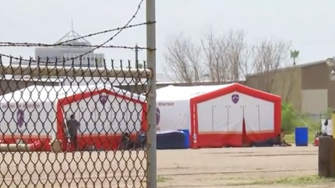 McAllen responde al aumento de migrantes con refugios de emergencia temporales