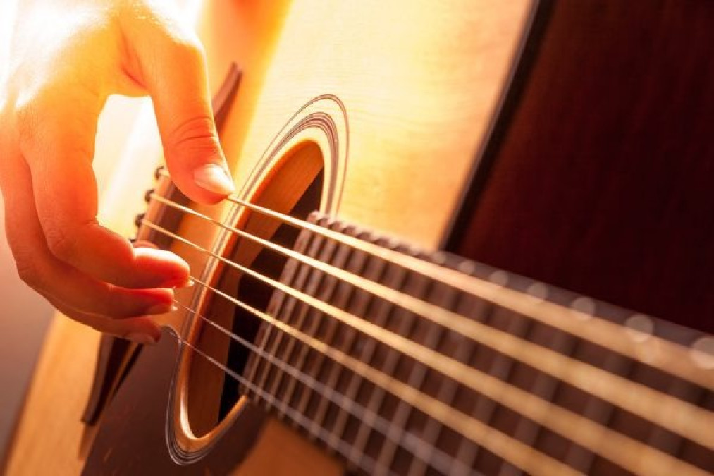 Ofrecen curso de guitarra para personas con discapacidad en CRI