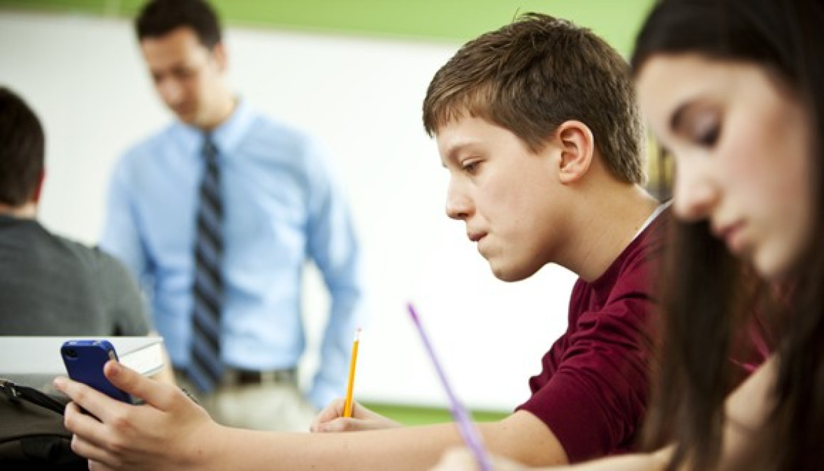 Tres casos de cyberbullying por escuela