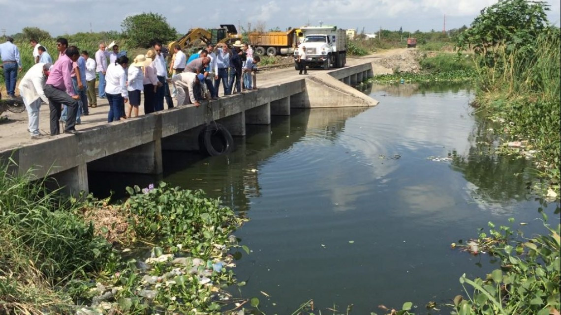 Realizan trabajos de limpieza de canales pluviales y del sistema lagunario