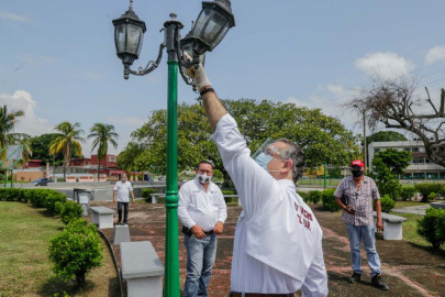 Permanente trabajo de limpieza en plazas de Ciudad Madero