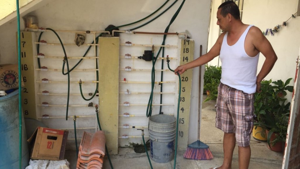 Vecinos no cuentan con suministro de agua potable