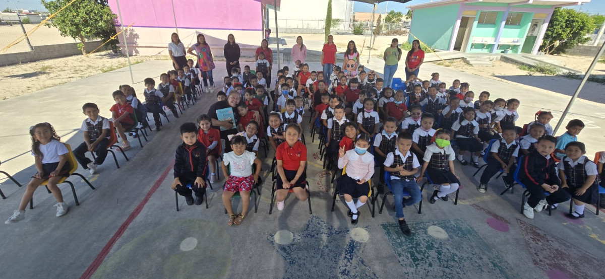 Promueve Gobierno de Carlos Peña Ortiz valores y derechos infantiles con teatro y literatura