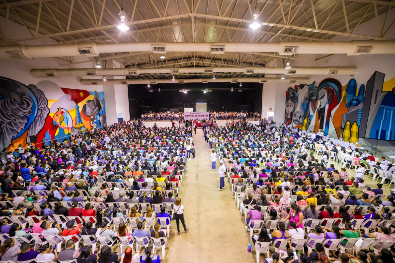 Felicitó Carlos Peña Ortiz a padres y madres interesados en educación de sus hijos 