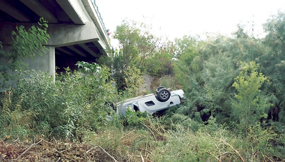 Accidente en el Colosio, cae de puente y muere