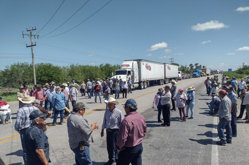 Transportistas exhorta a gobierno federal pague a sorgueros