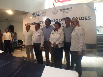 Sin proyecto metropolitano en concreto, en reunión de alcaldes 