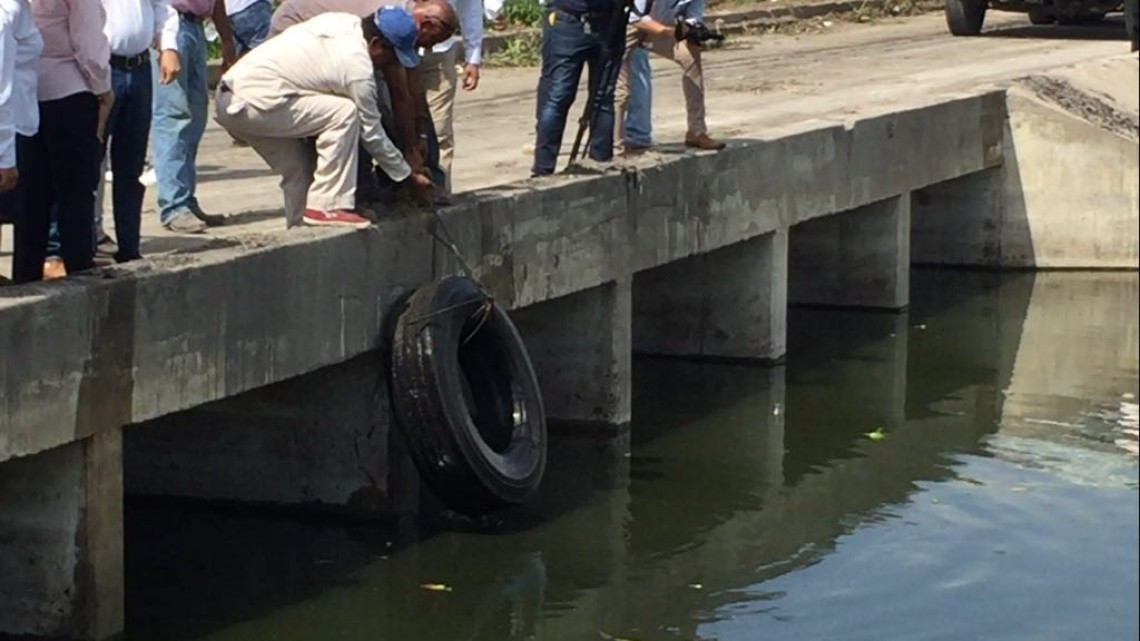 Realizan trabajos de limpieza de canales pluviales y del sistema lagunario