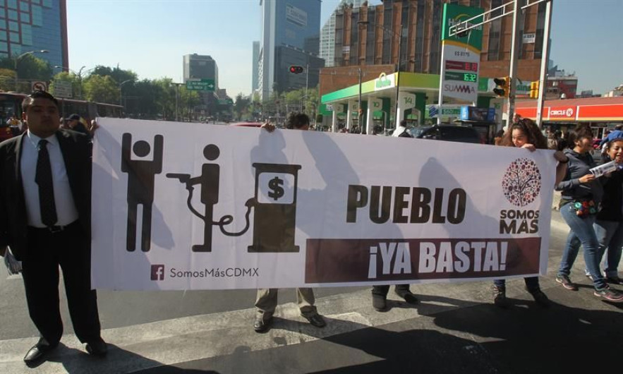 Critica izquierda mensajes de EPN; consideran que debió revertir 'gasolinazo'